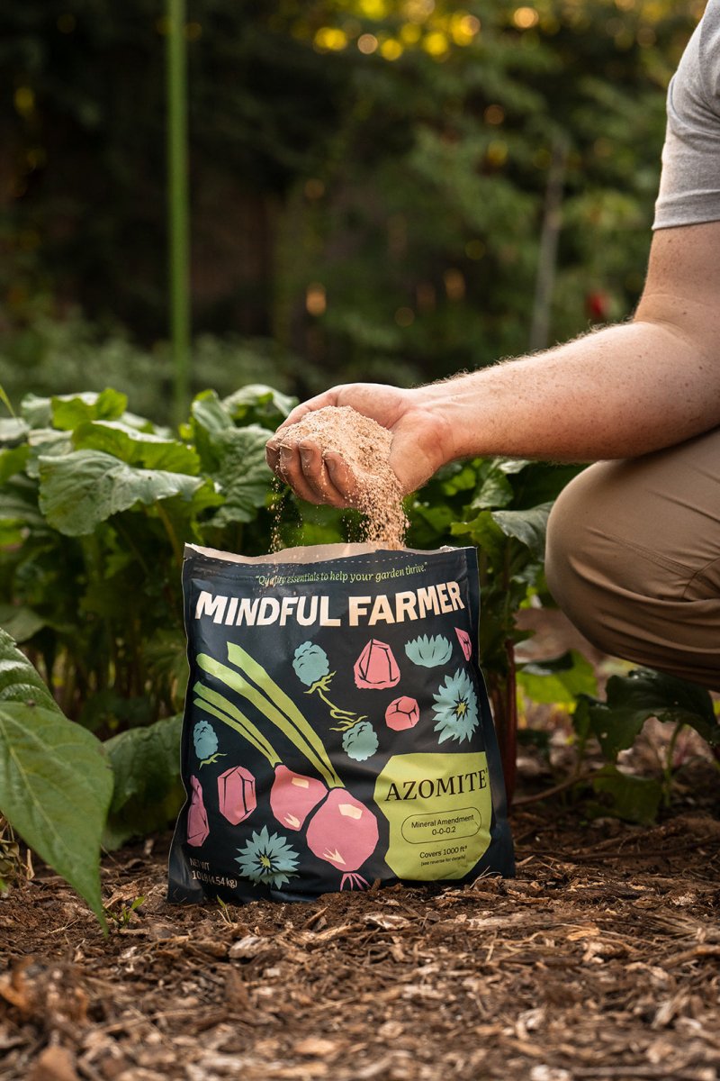 mineral fertilizer for plants AZOMITE